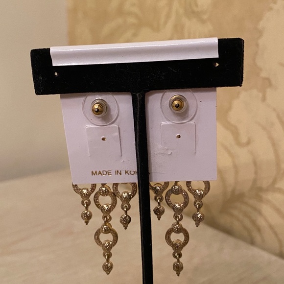 NEVER USED - VINTAGE Earrings - Picture 6 of 6